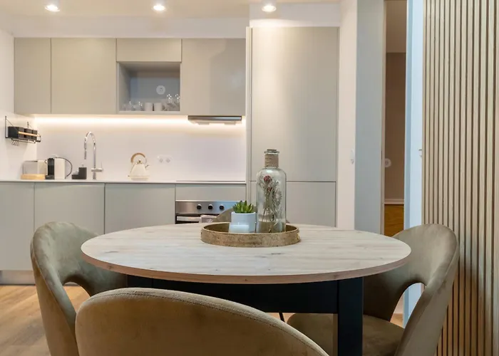 Modern 1br - Brand New Bonjardim F *