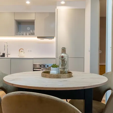 Modern 1br - Brand New Bonjardim F *