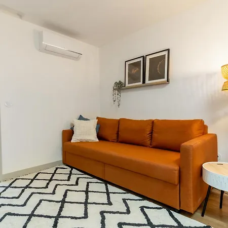 Modern 1br - Brand New Bonjardim F *