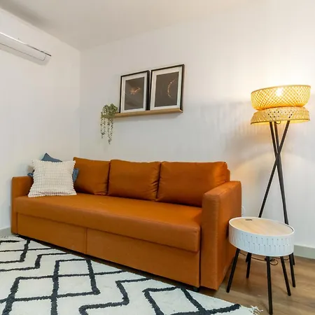 Modern 1br - Brand New Bonjardim F *
