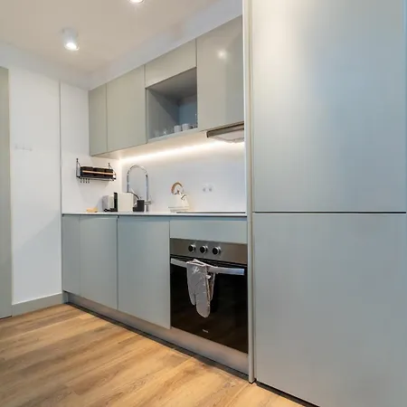 Modern 1br - Brand New Bonjardim F דירה *