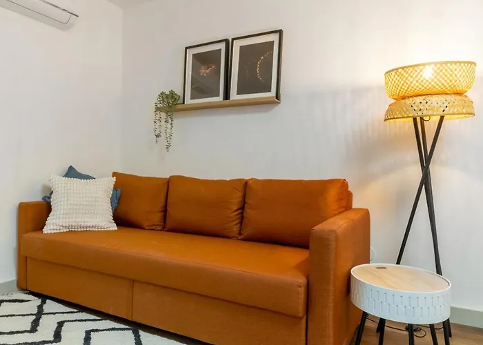 Modern 1br - Brand New Bonjardim F *